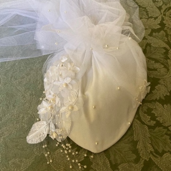 1980's Capette Bridal Hat - Picture 1 of 9